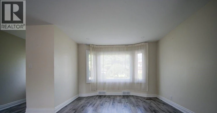 33 Sixth Avenue, Kitchener, ON, N2C 1P9 - 6