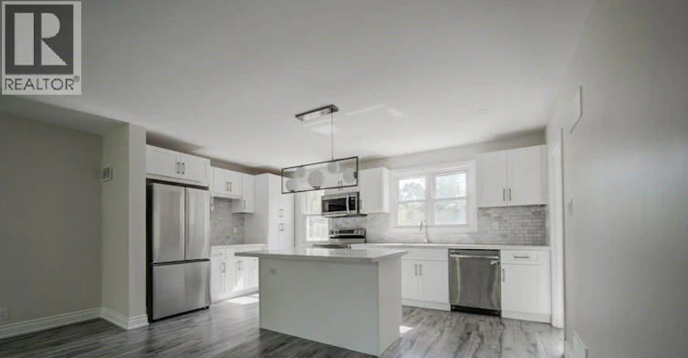 33 Sixth Avenue, Kitchener, ON, N2C 1P9 - 3