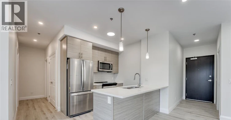 410-4785 Walker Road, Windsor, ON, N9G 0E3 - 4