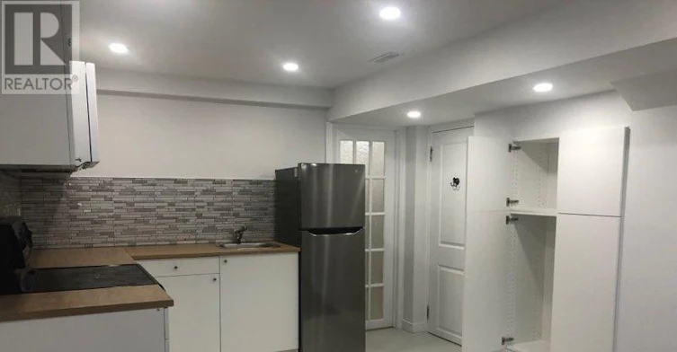 LOWER-290 Britannia Avenue, Bradford West Gwillimbury, ON, L3Z 1A7 - 2