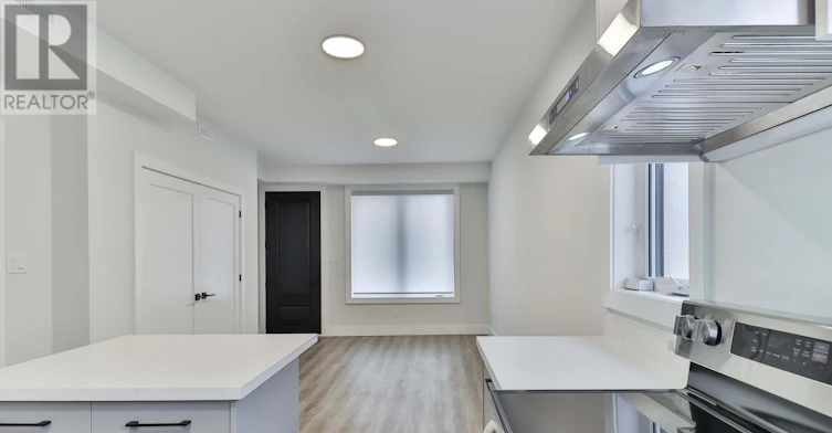 MAIN FLOOR-6 Chudleigh Road, Toronto, ON, M6E 1Y8 - 11