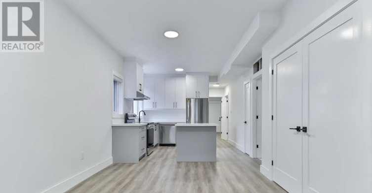 MAIN FLOOR-6 Chudleigh Road, Toronto, ON, M6E 1Y8 - 5