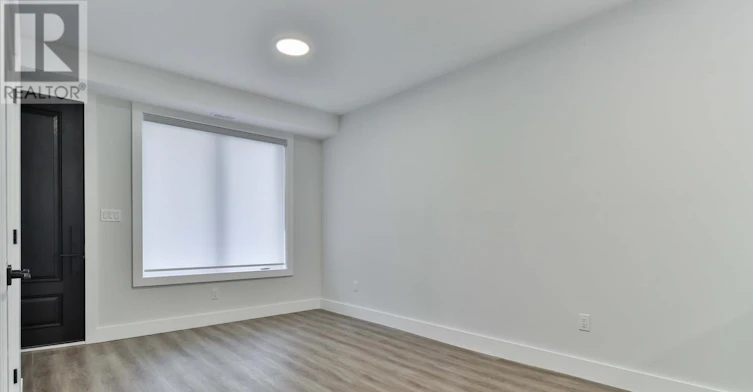 MAIN FLOOR-6 Chudleigh Road, Toronto, ON, M6E 1Y8 - 9