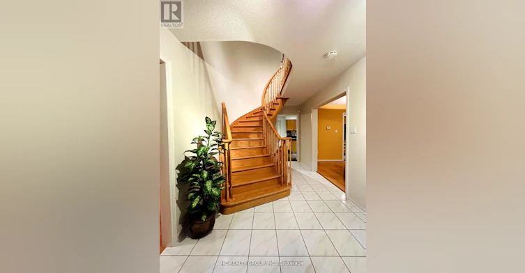 33 Westmoreland Court, Markham, ON, L3R 8L9 - 2