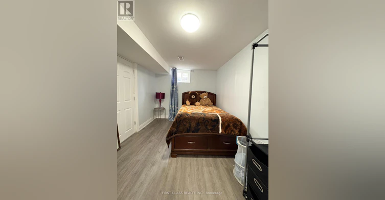 49 Yellowstone Street, Toronto, ON, M3N 1M3 - 9