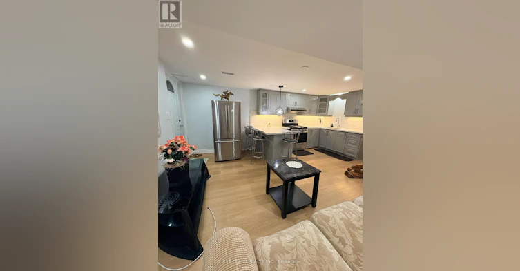 49 Yellowstone Street, Toronto, ON, M3N 1M3 - 2