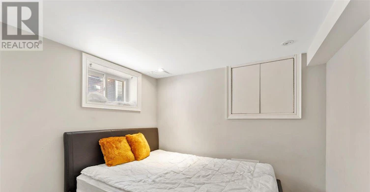 LOWER-207 Cedarvale Avenue, Toronto, ON, M4C 4K3 - 18