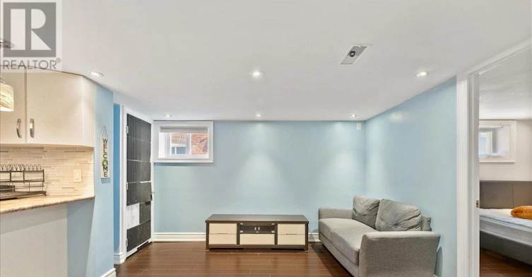 LOWER-207 Cedarvale Avenue, Toronto, ON, M4C 4K3 - 15