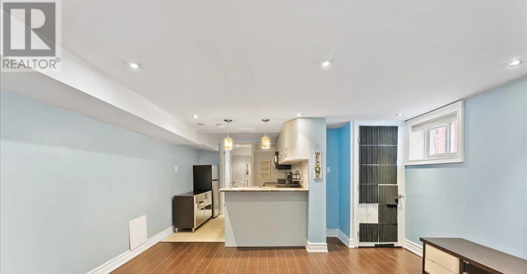 LOWER-207 Cedarvale Avenue, Toronto, ON, M4C 4K3 - 13