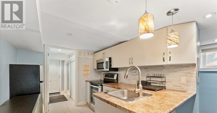 LOWER-207 Cedarvale Avenue, Toronto, ON, M4C 4K3 - 8