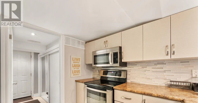 LOWER-207 Cedarvale Avenue, Toronto, ON, M4C 4K3 - 9
