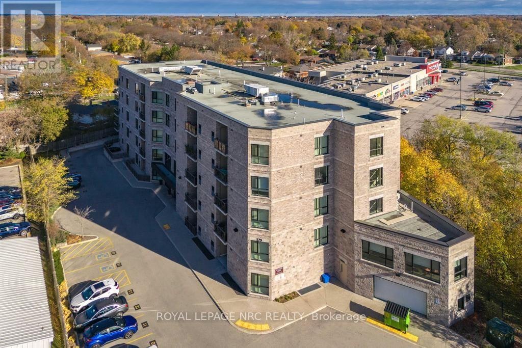 305-379 Scott Street, St. Catharines, ON, L2M 3W2