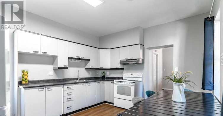 ROOM 2-118 Queen Street S, Hamilton, ON, L8P 3S1 - 16