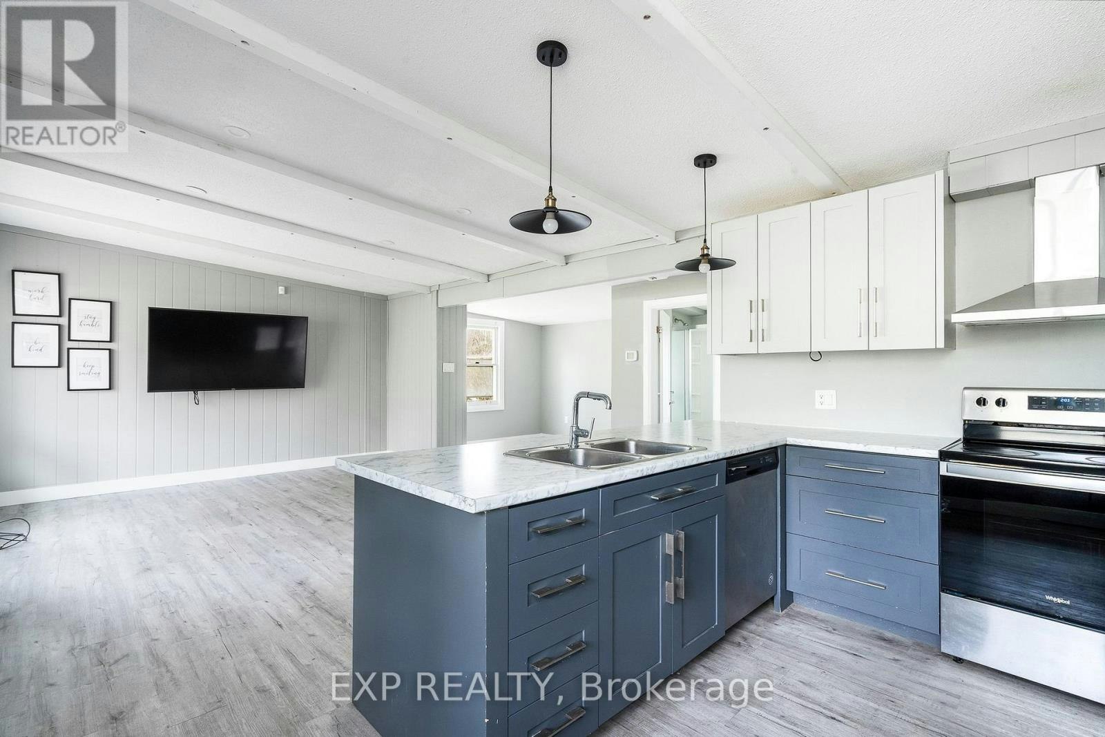 104 Settlers Way Road, Blue Mountains, ON, L9Y 0N9