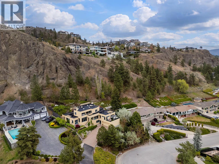 837 Mount Royal Drive, Kelowna, BC, V1Y 3M3 - 97