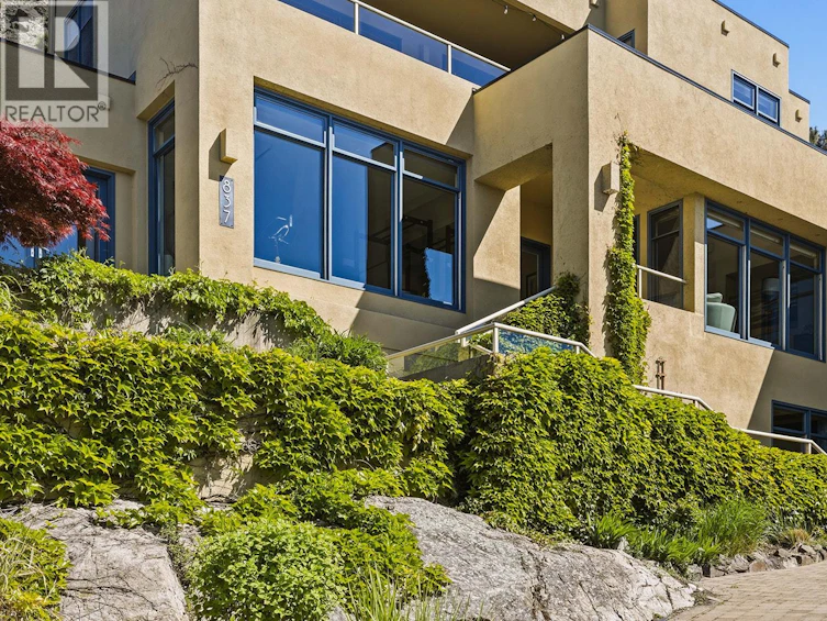 837 Mount Royal Drive, Kelowna, BC, V1Y 3M3 - 94