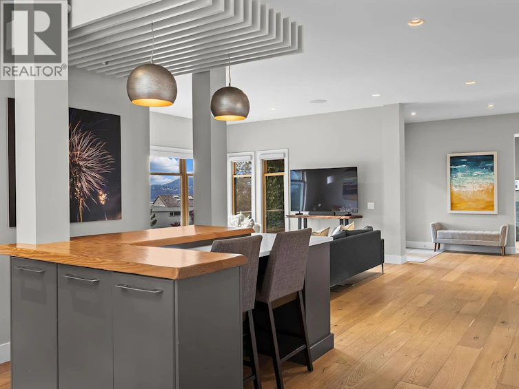 837 Mount Royal Drive, Kelowna, BC, V1Y 3M3 - 23