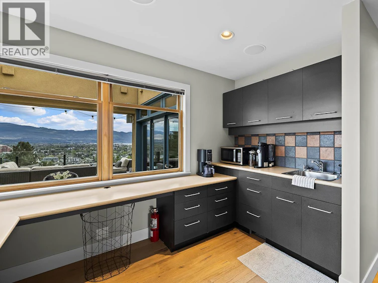 837 Mount Royal Drive, Kelowna, BC, V1Y 3M3 - 28