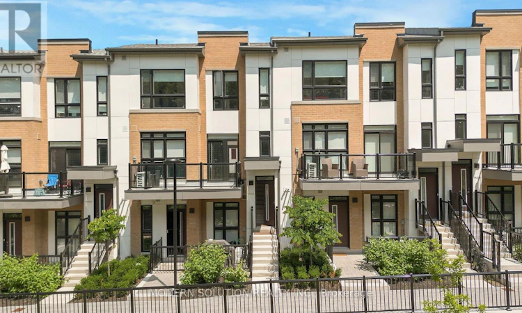 208-155 Canon Jackson Drive