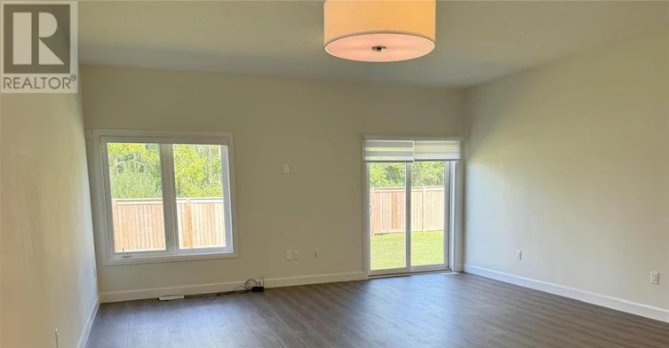 11 Beachwalk Crescent, Fort Erie, ON, L0S 1N0 - 3