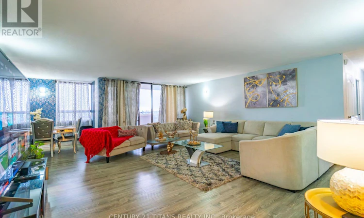 3001-3 Massey Square