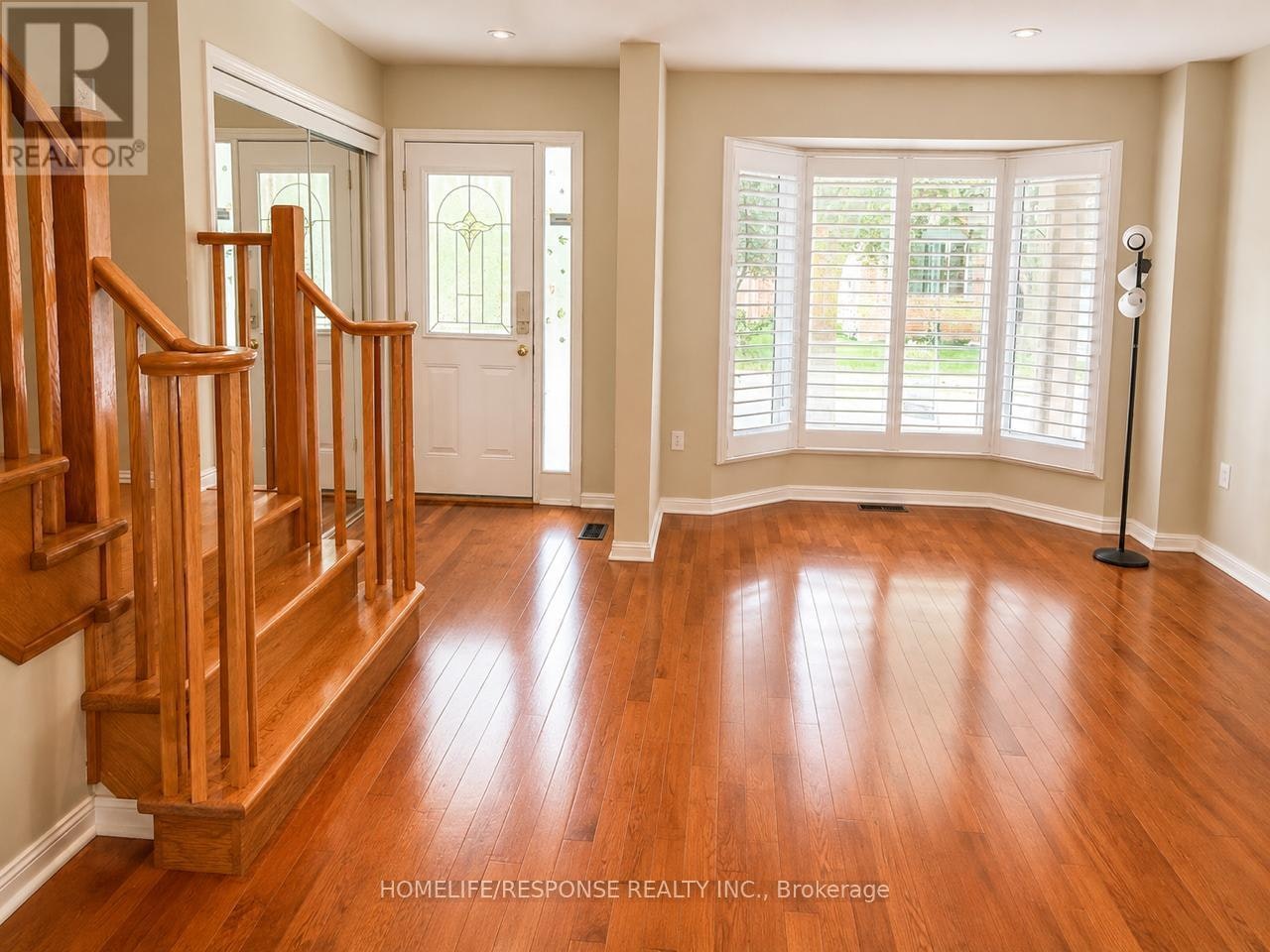 5156 Oakley Drive, Burlington, ON, L7L 6P1 - 2
