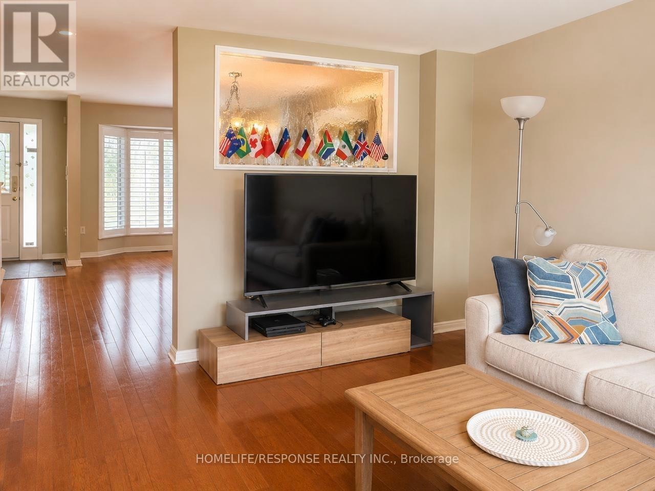 5156 Oakley Drive, Burlington, ON, L7L 6P1 - 4