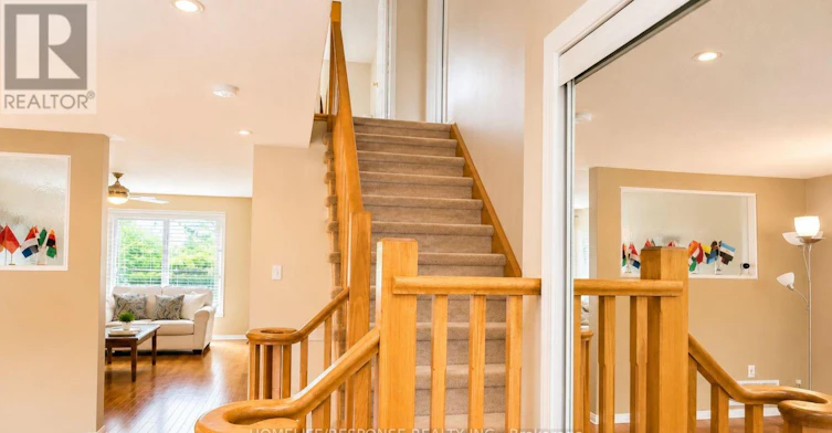 5156 Oakley Drive, Burlington, ON, L7L 6P1 - 8