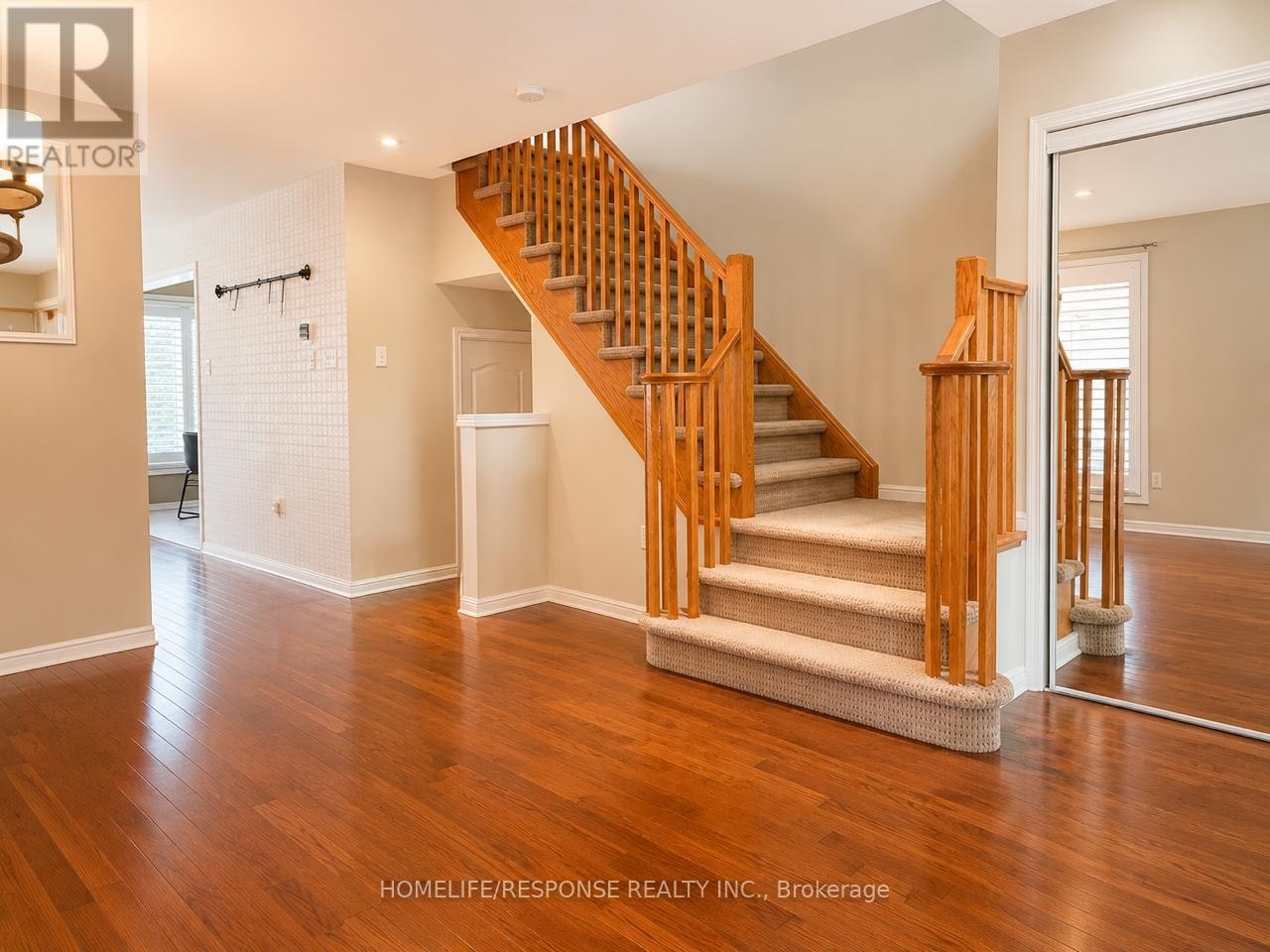 5156 Oakley Drive, Burlington, ON, L7L 6P1 - 3