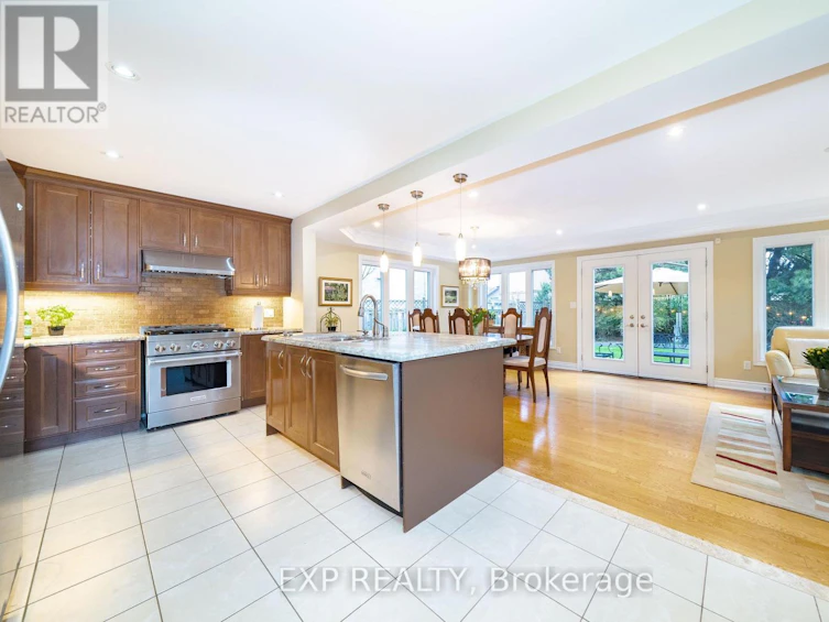90 Brillinger Street, Richmond Hill, ON, L4C 8Y3 - 5