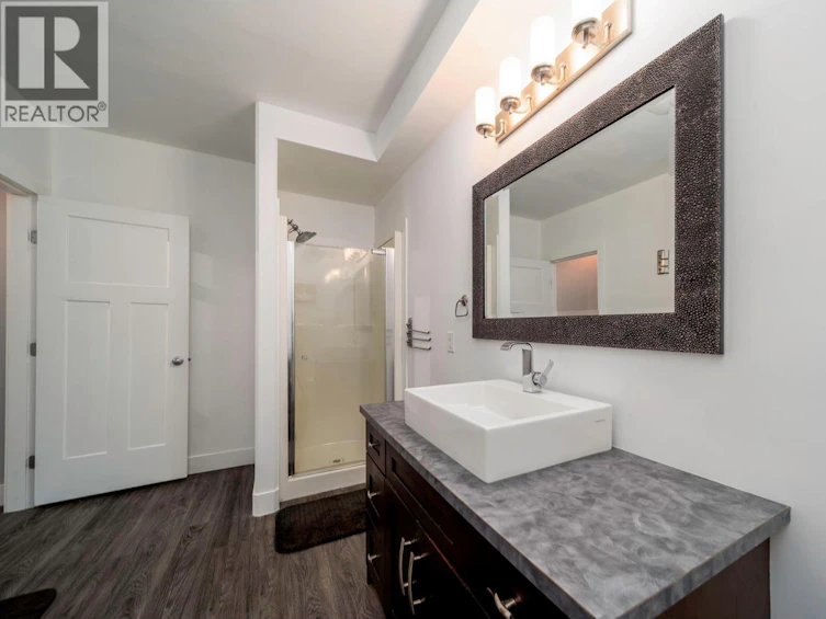 5037 Treadgold Court, Kelowna, BC, V1W 5B4 - 37