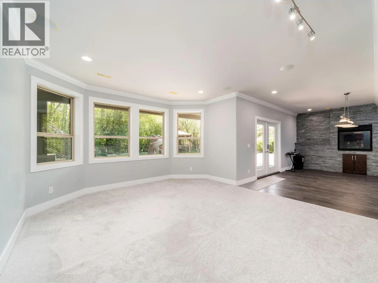 5037 Treadgold Court, Kelowna, BC, V1W 5B4 - 44
