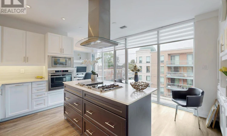 403-200 Woodbine Avenue