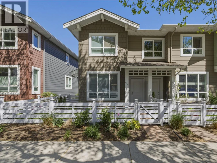 619 Boynton Place, Kelowna, BC, V1V 3B5 - 3