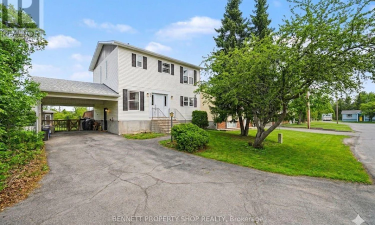 22 Poole Creek Crescent
