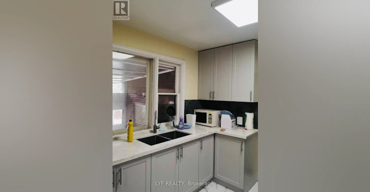 RM A-22 Ivordale Crescent, Toronto, ON, M1R 2W6 - 5