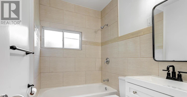 MAIN-24 Kenora Crescent, Toronto, ON, M6M 1C6 - 13