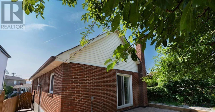 MAIN-24 Kenora Crescent, Toronto, ON, M6M 1C6 - 17