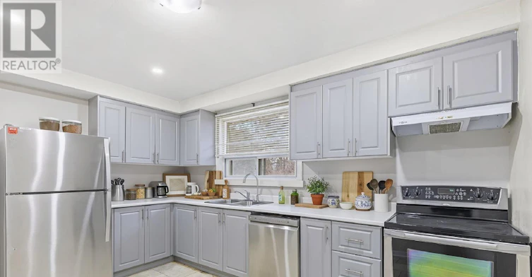 UPPER-957 Beechwood Avenue, Mississauga, ON, L5G 4E3 - 3