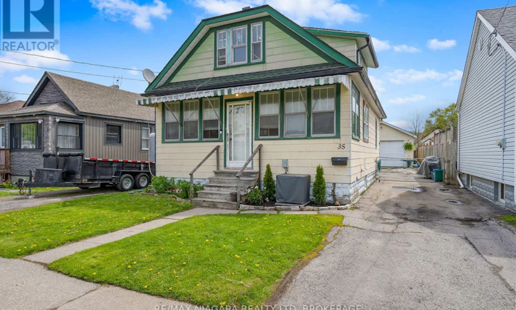 35 Deere Street