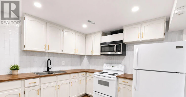 BSMT-120 Squire Drive, Richmond Hill, ON, L4S 1C8 - 2