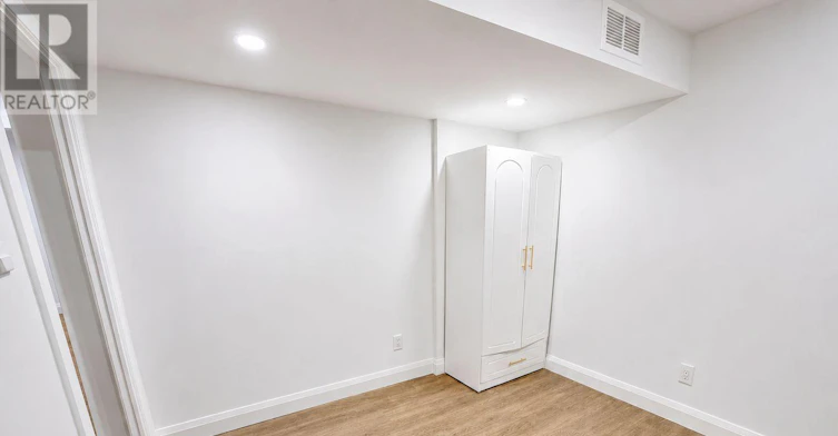 BSMT-120 Squire Drive, Richmond Hill, ON, L4S 1C8 - 5