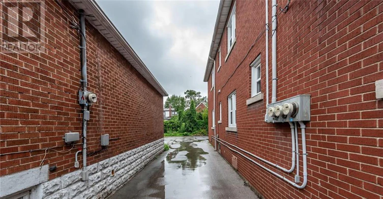 1-2 104 Room Longwood Road S, Hamilton, ON, L8S 1S6 - 4