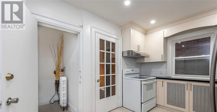 1-2 104 Room Longwood Road S, Hamilton, ON, L8S 1S6 - 7