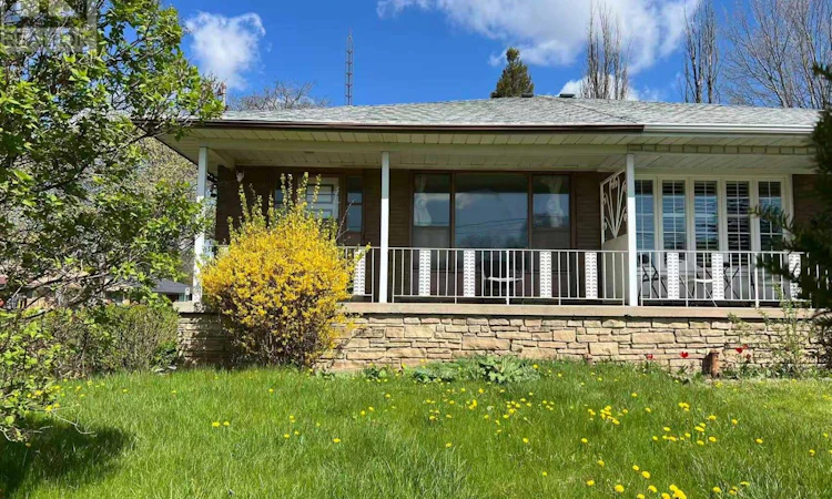 2 Slidell Crescent
