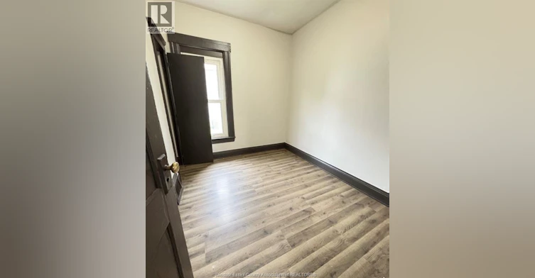 1011 Windsor Avenue, Windsor, ON, N9A 1K3 - 10