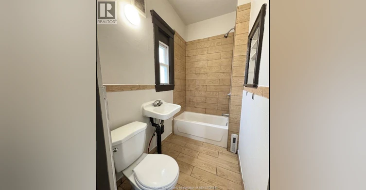 1011 Windsor Avenue, Windsor, ON, N9A 1K3 - 9