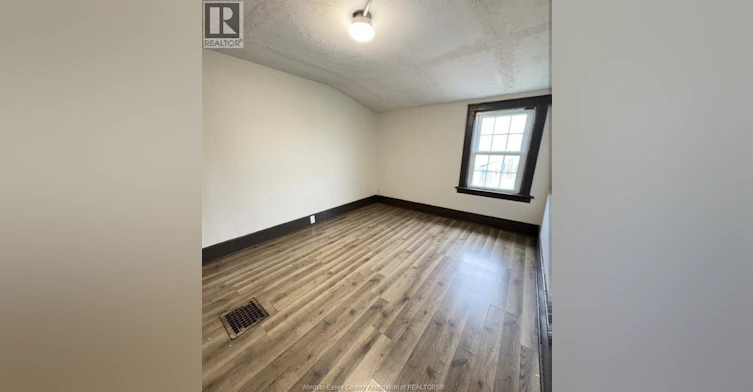 1011 Windsor Avenue, Windsor, ON, N9A 1K3 - 11