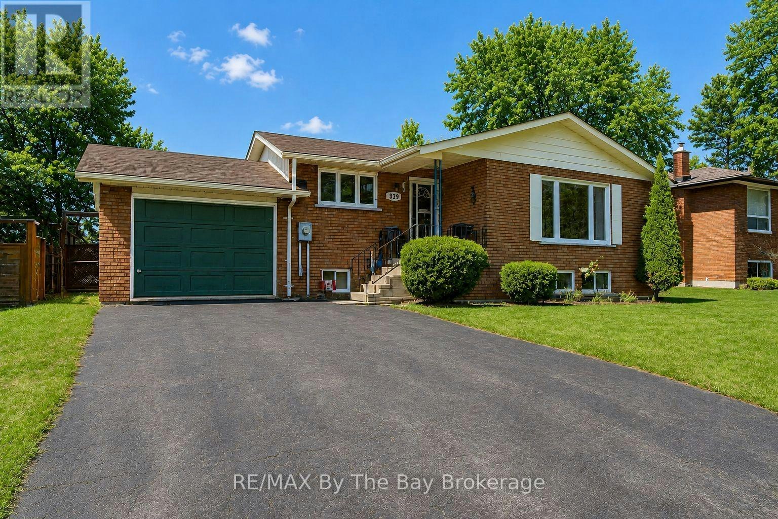 229 Datas Drive E, Clearview, ON, L0M 1S0