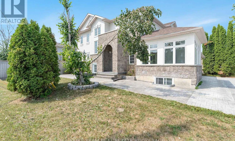 2 Vanessa Drive